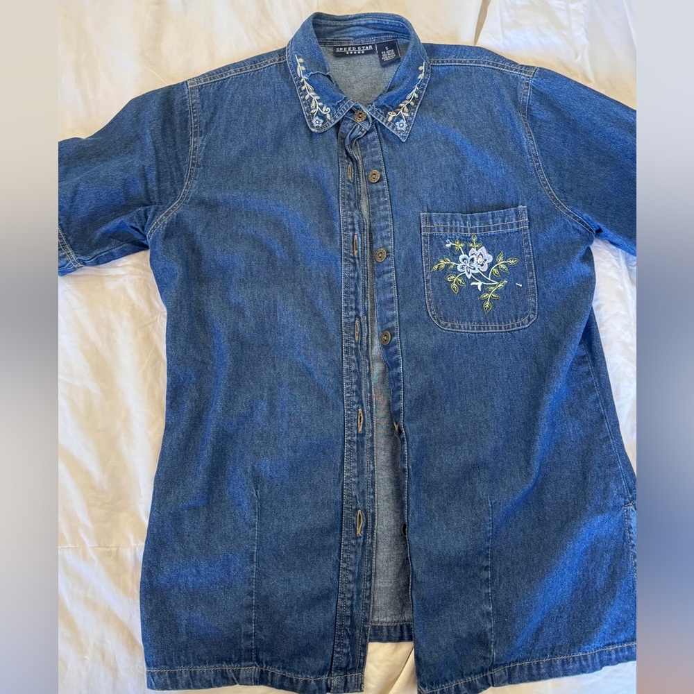 Speed Star Womens SS Denim Blouse W/ Embroidered Flowers